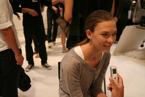 Karlie Kloss is the supermodel next door With her stunning natural beauty 