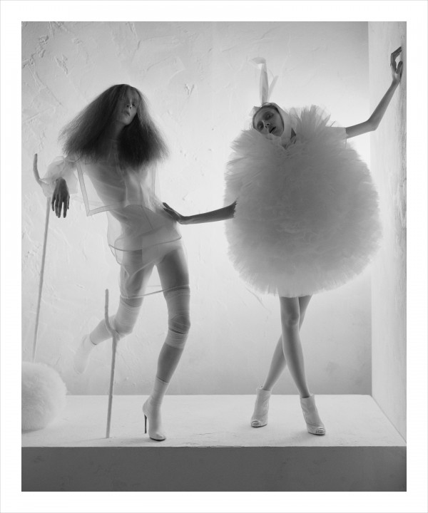 Alice Gibb and Olga Sherer, Sennowe Park, Norfolk, England, Nove