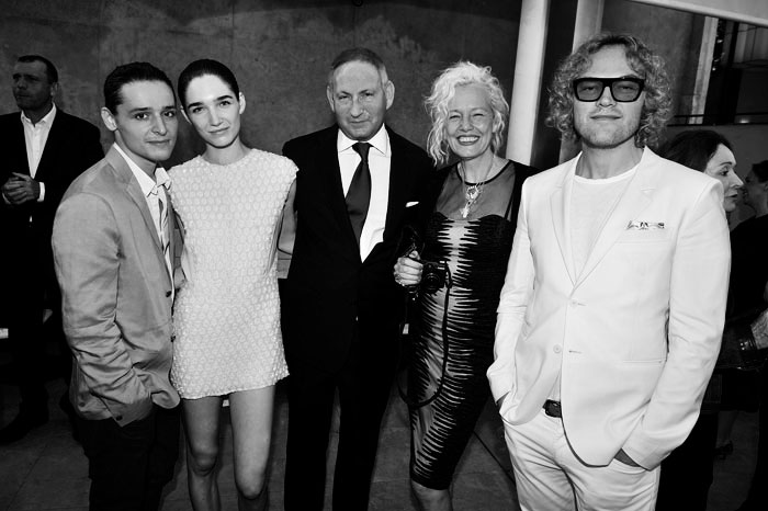 Olivier-Theyskens-&-Janice-Alida-&-John-Demsey-&-Ellen-Von-Unwerth